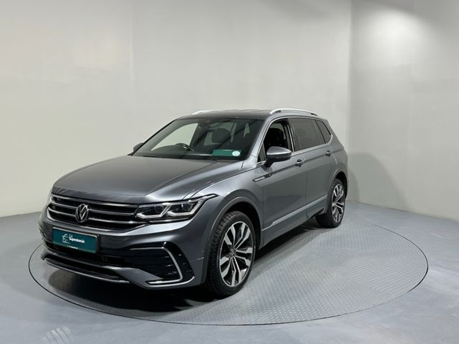 2023 Volkswagen Tiguan Allspace - image 3