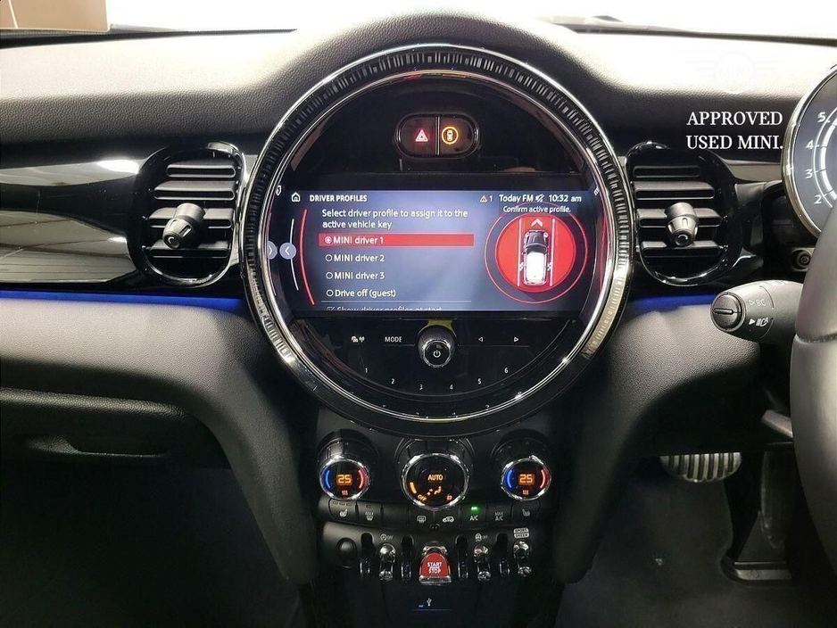 2024 MINI Hatch 3-Door Cooper Sport €29,975