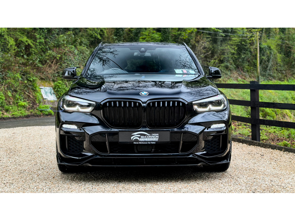 2021 BMW X5 - image 5