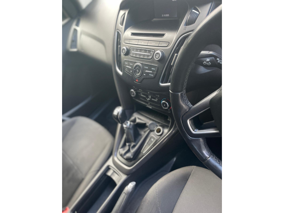 2015 Ford Focus - image 7