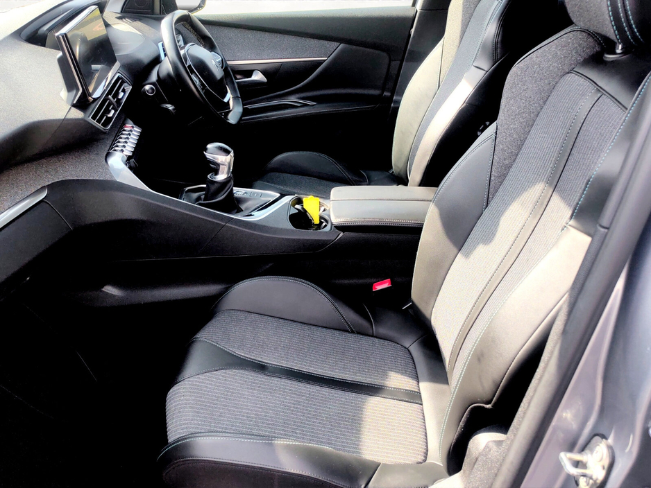 2021 Peugeot 3008 - image 17