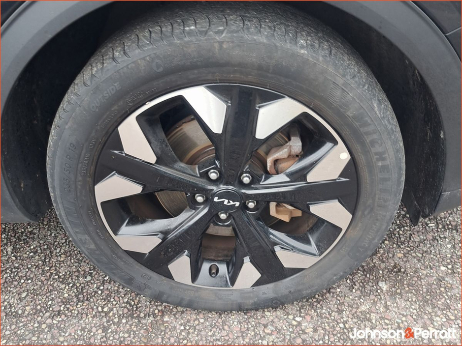 2023 Kia Sportage - image 9