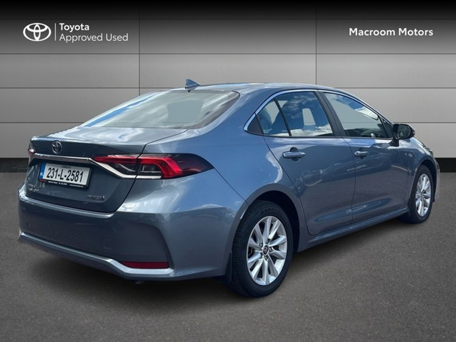 2023 Toyota Corolla - image 2
