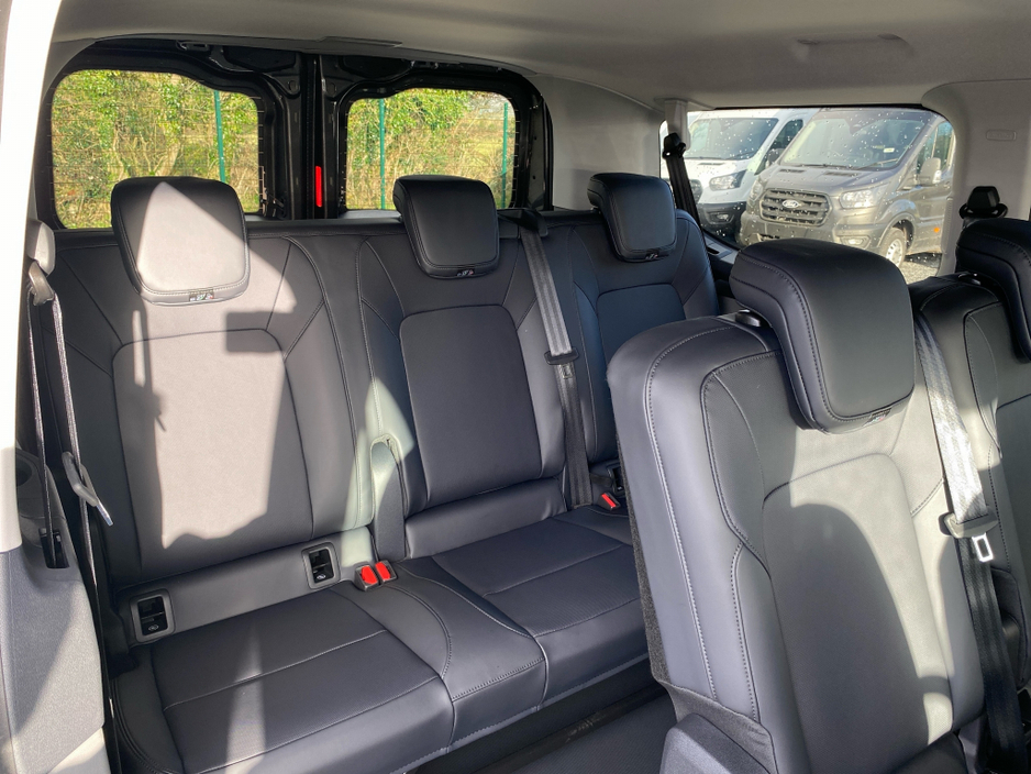 2026 Ford Transit Kombi Kombi 2.5 PHEV 232 BHP Automatic €60,500