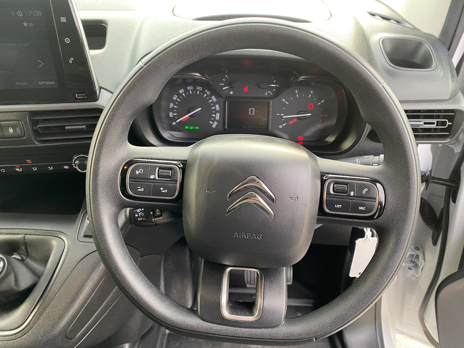 2024 Citroen Berlingo - image 12