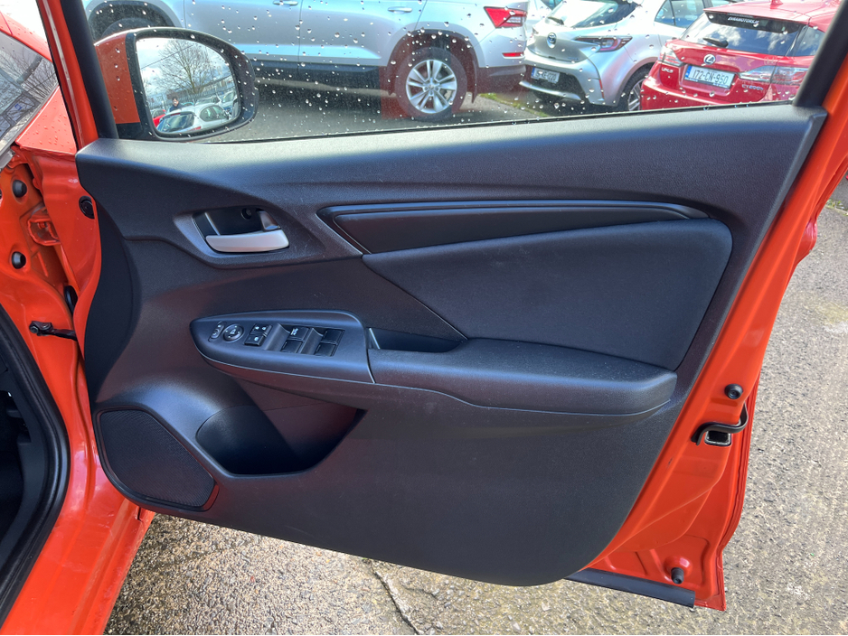 2017 Honda Jazz - image 12