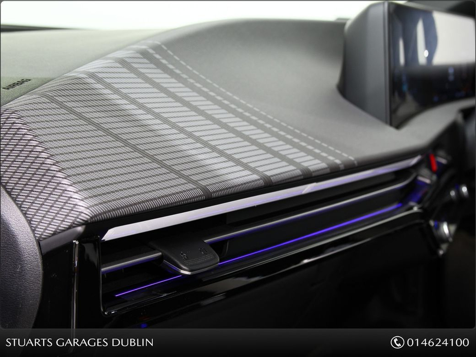 2022 Kia EV6 EV6 GT LINE: YACHT BLUE METALLIC, BLACK AND IVORY ALCANTARA INTERIOR, SUNROOF, 360 CAMERAS, WIRELESS CHARGING, HEADS UP DISPLAY €31,945