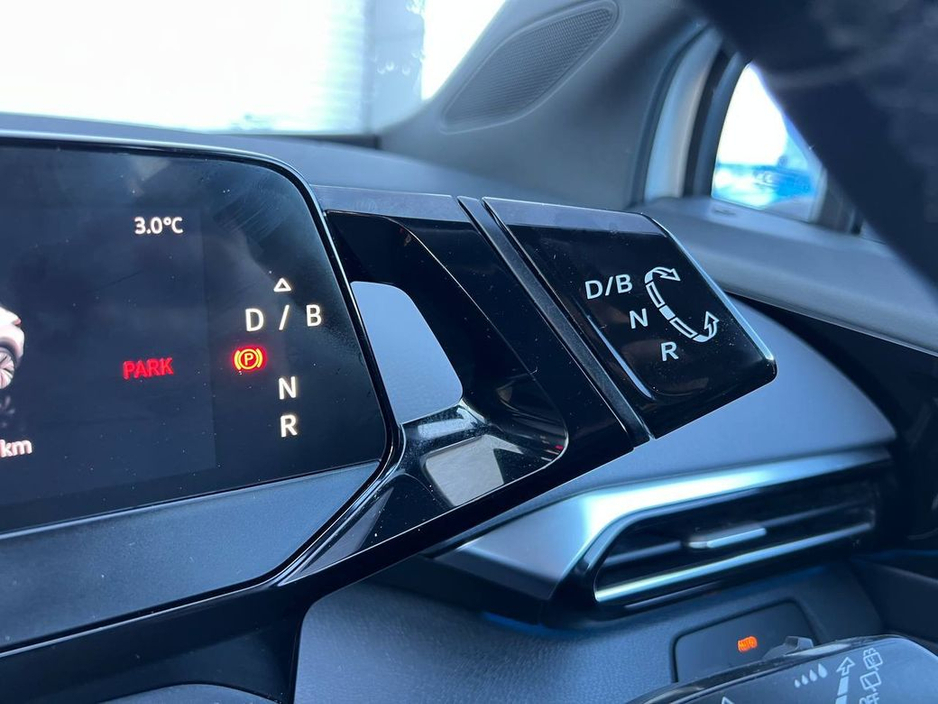 2022 Volkswagen ID.4 - image 11