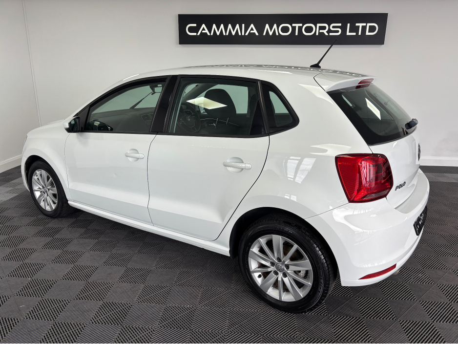 2014 Volkswagen Polo - image 4