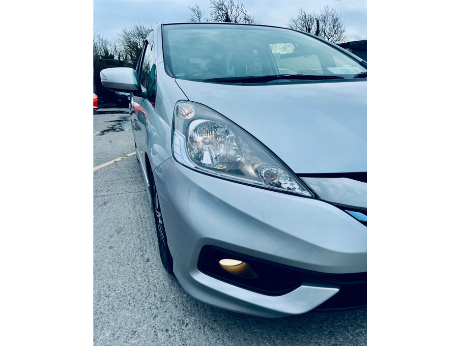 2014 Honda Shuttle - image 9