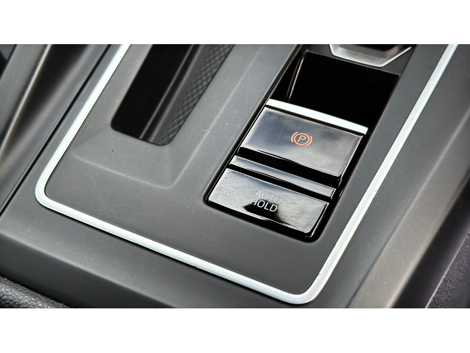 2021 Volkswagen Golf - image 20