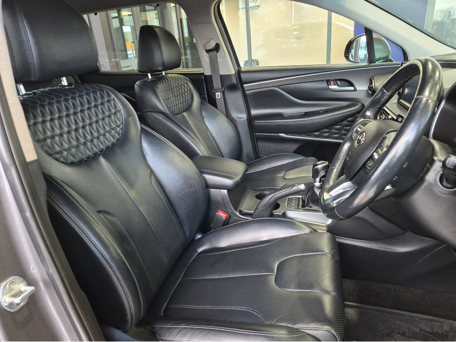 2020 Hyundai Santa Fe - image 7