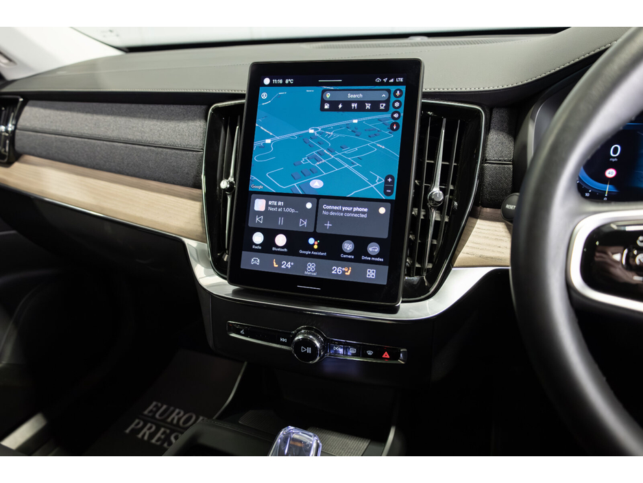 2025 Volvo XC90 T8 PHEV 455hp Plus (Dark Theme) €78,950