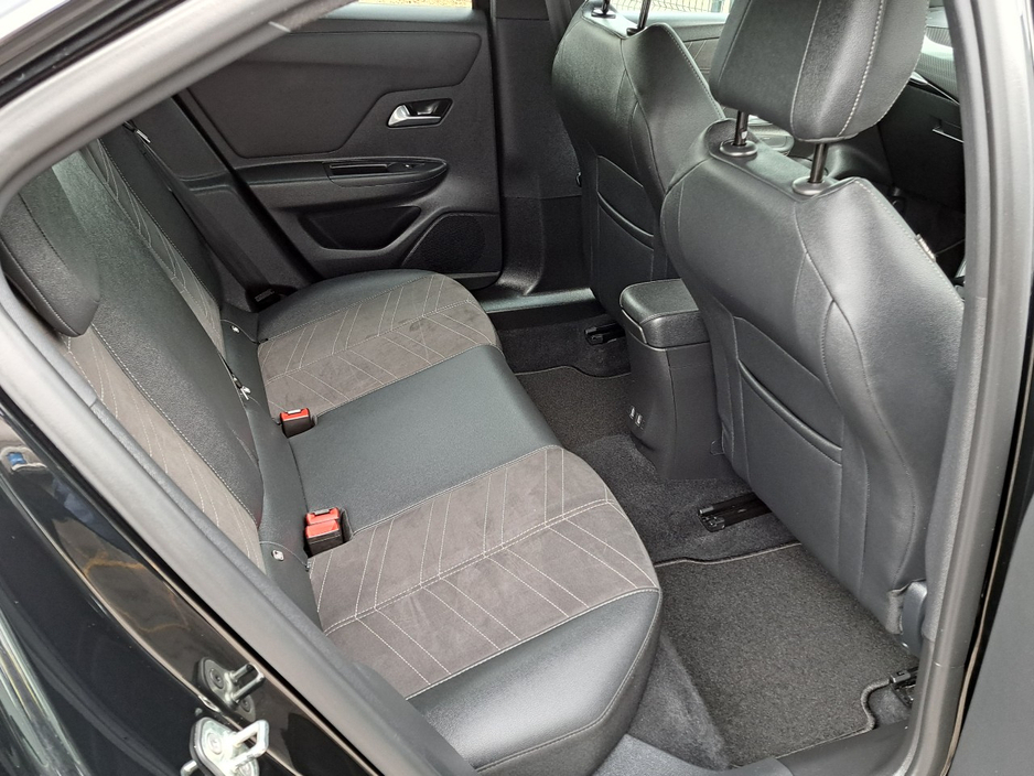 2023 Opel Mokka - image 17