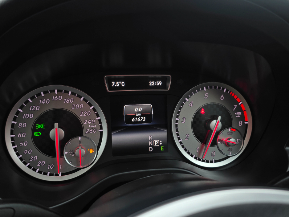 2015 Mercedes-Benz A Class A180  SUNFOOF PANO ROOF - HALF LEATHER HEATED SEATS - REV CAMERA - HI SPEC / SYSTEM LOW ROAD TAX BAND / SIMI DEALER €16,450