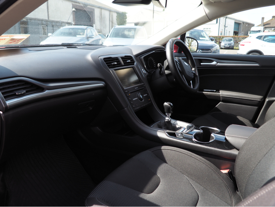 2016 Ford Mondeo - image 8