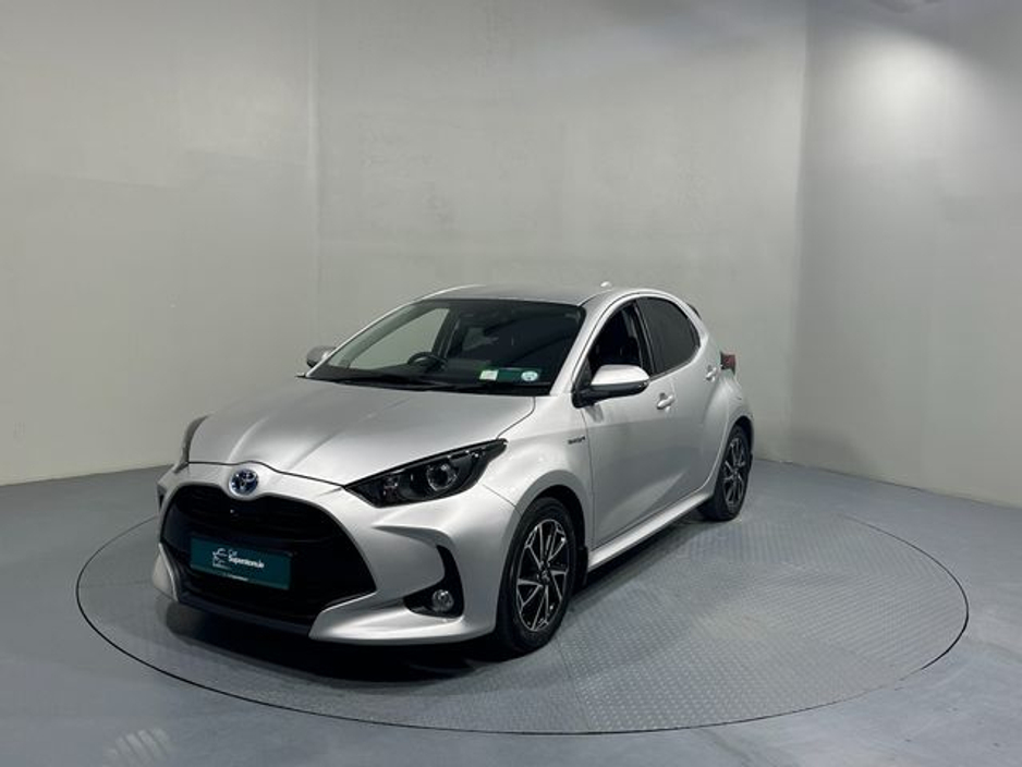 2021 Toyota Yaris - image 3