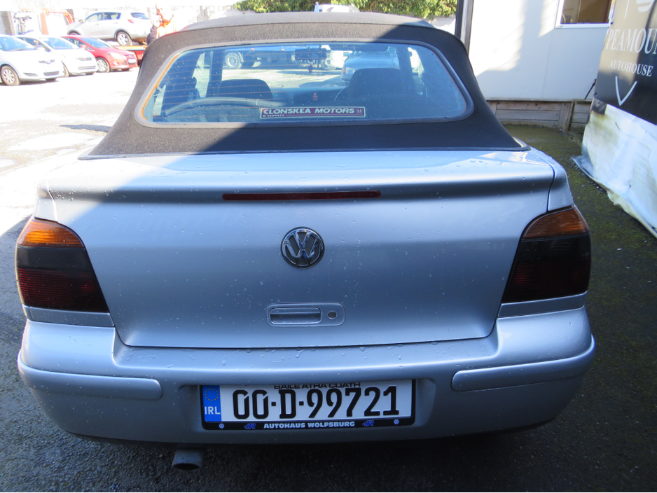 2000 Volkswagen Golf - image 9