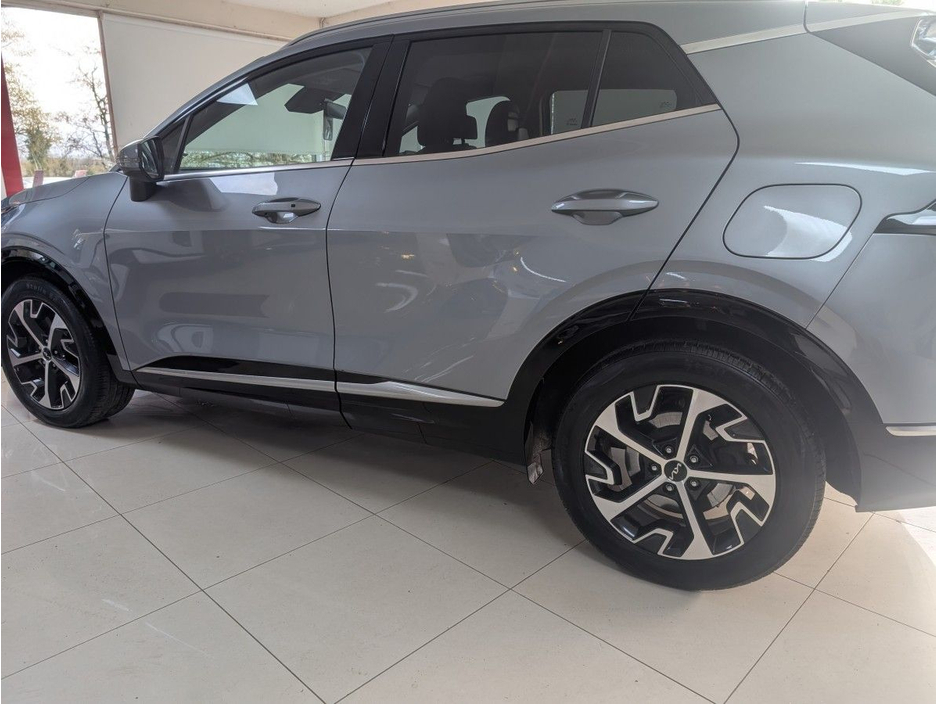 2023 Kia Sportage - image 4