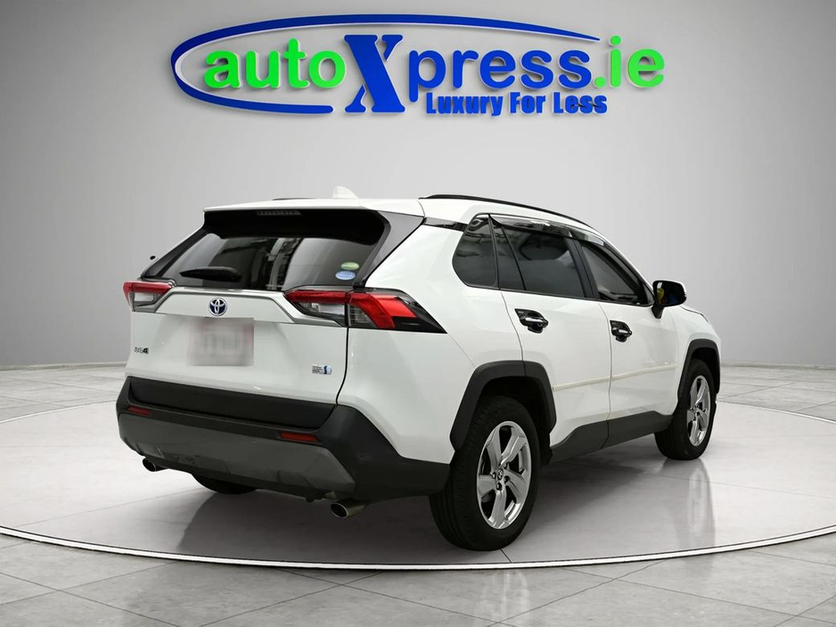 2021 Toyota Rav4 - image 11