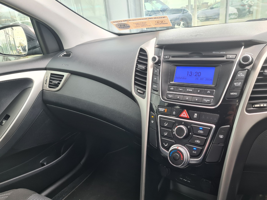 2013 Hyundai i30 - image 11