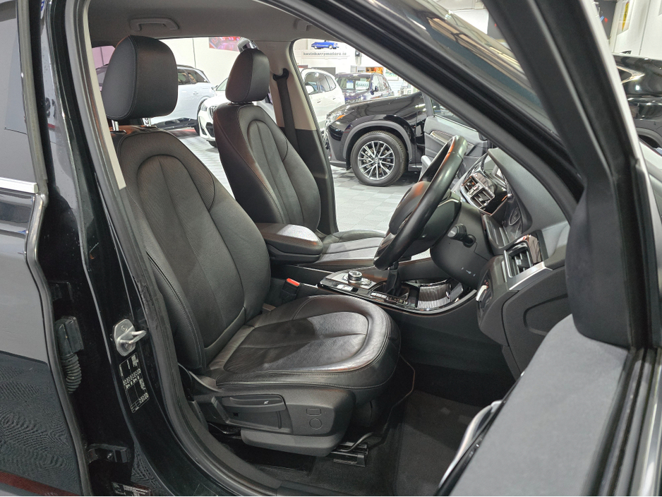 2017 BMW X1 - image 8