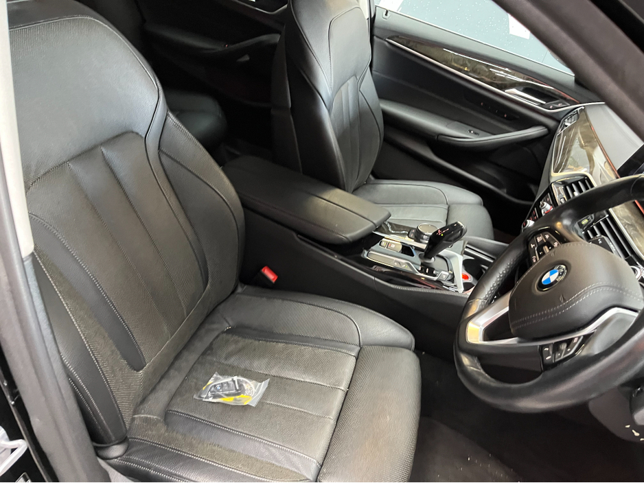 2018 BMW 5 Series - image 12