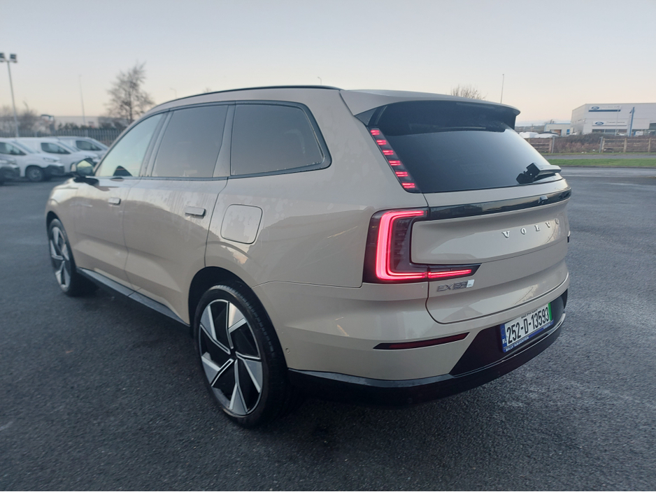 2025 Volvo EX90 TWIN MOTOR PERFORMANCE AWD ULTRA €97,950