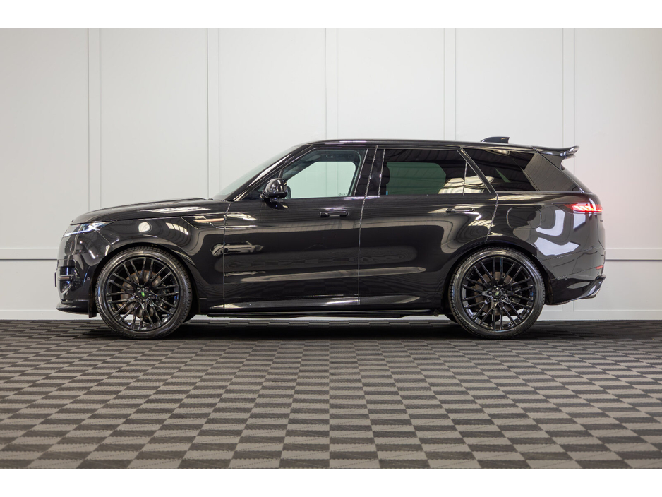 2024 Land Rover Range Rover Sport - image 3