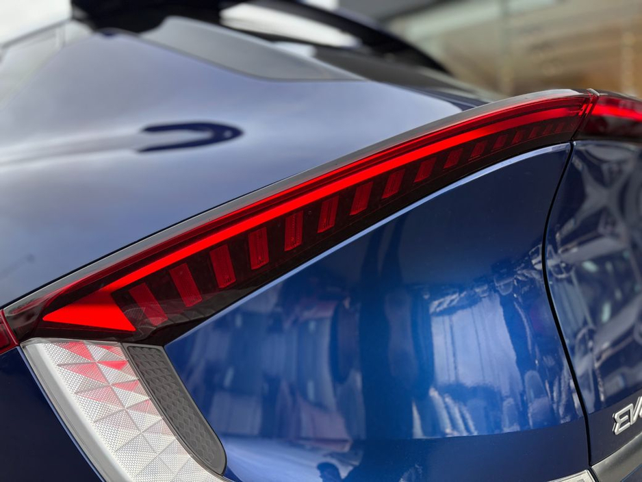2025 Kia EV6 - image 7