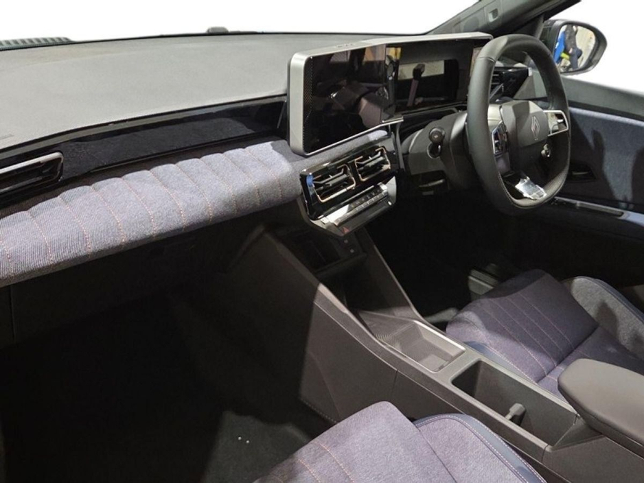 2026 Renault 4 techno 52kWh 150hp €34,950