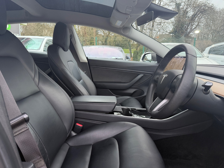 2019 Tesla Model 3 - image 12