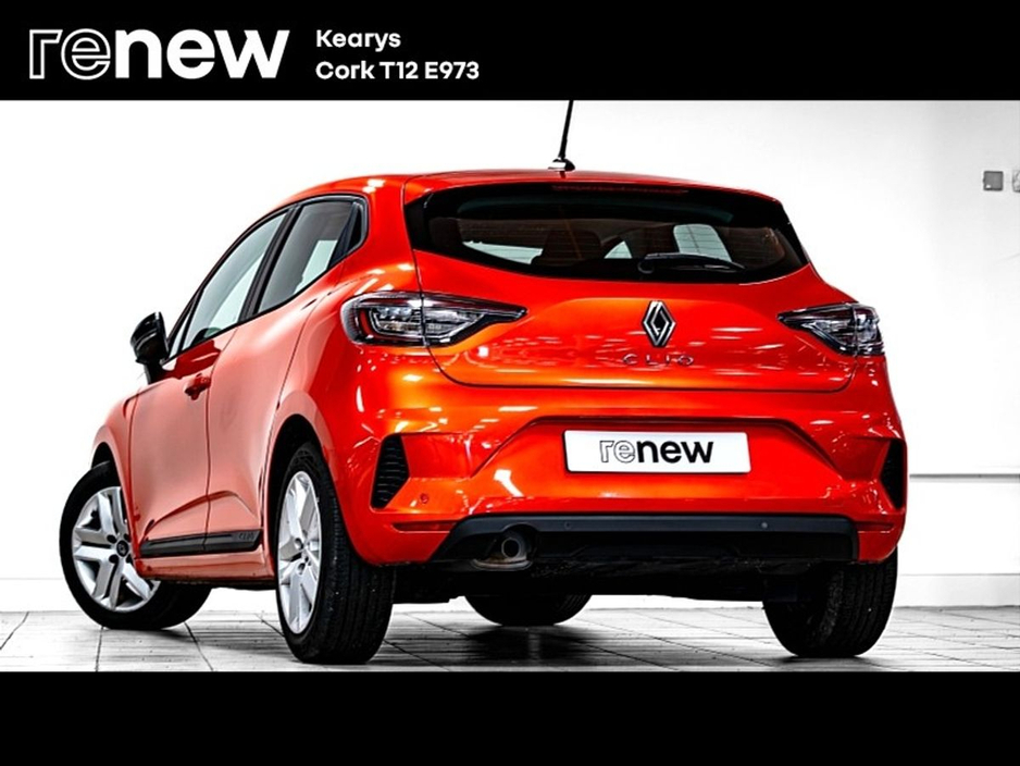 2025 Renault Clio - image 3