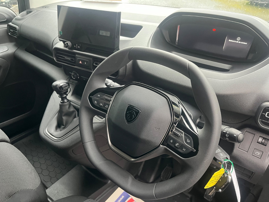 2026 Peugeot Partner  €23,400