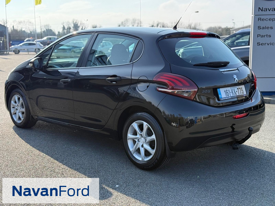 2016 Peugeot 208 - image 7