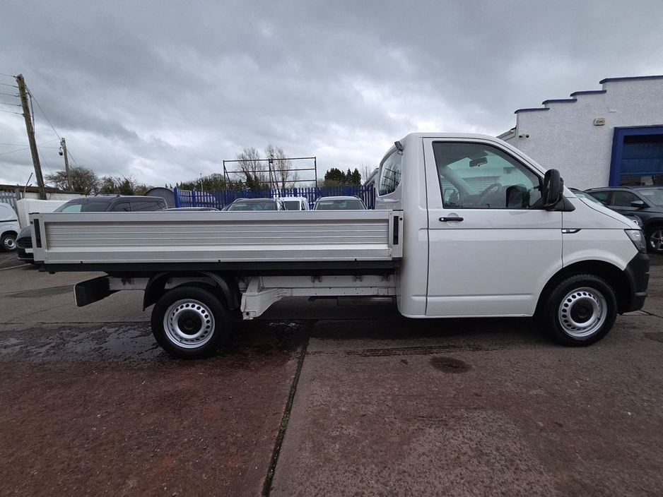 2018 Volkswagen Transporter - image 9