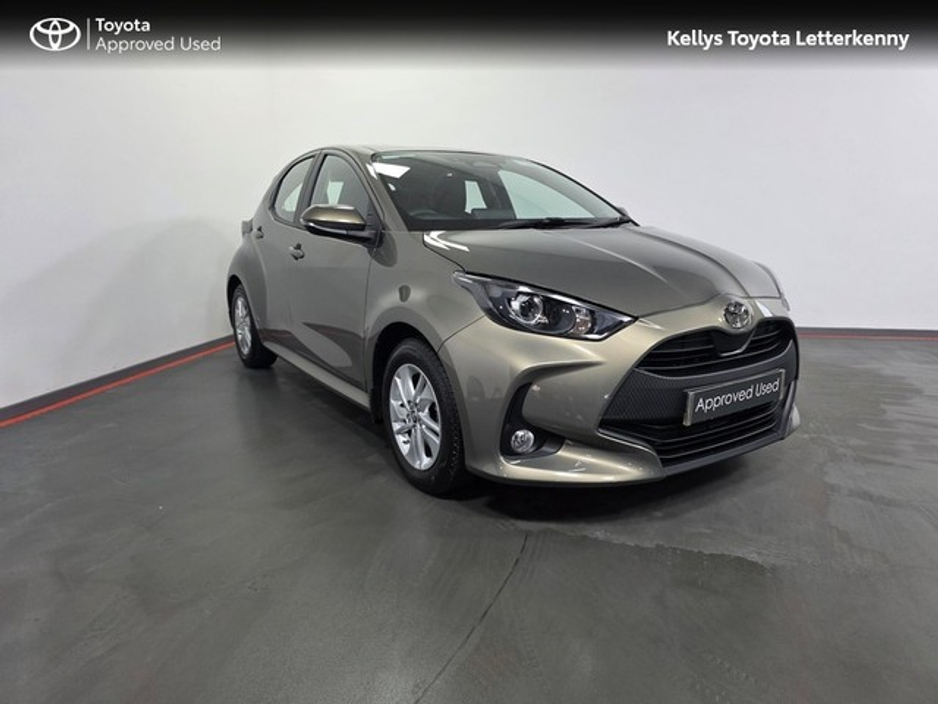 2025 Toyota Yaris Yaris Hybrid 115 Luna #103 €25,995