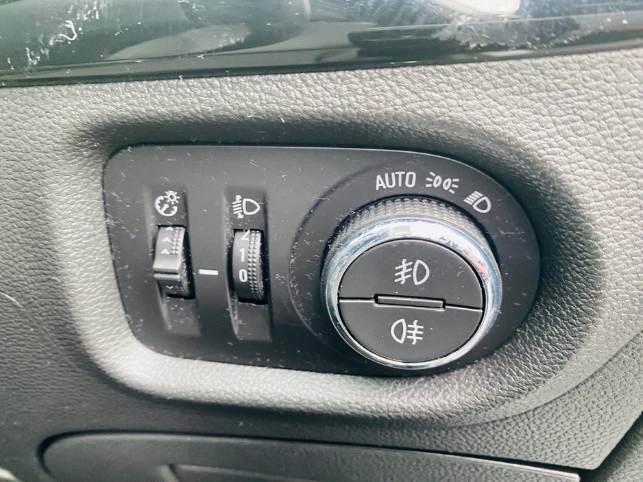 2019 Opel Astra - image 23