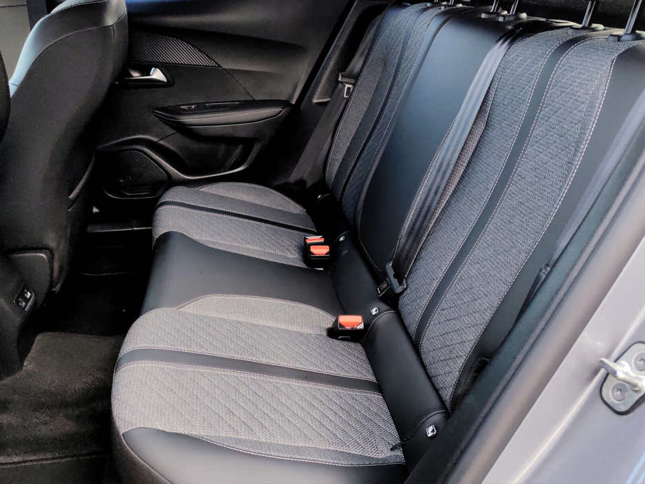 2025 Peugeot 2008 - image 21