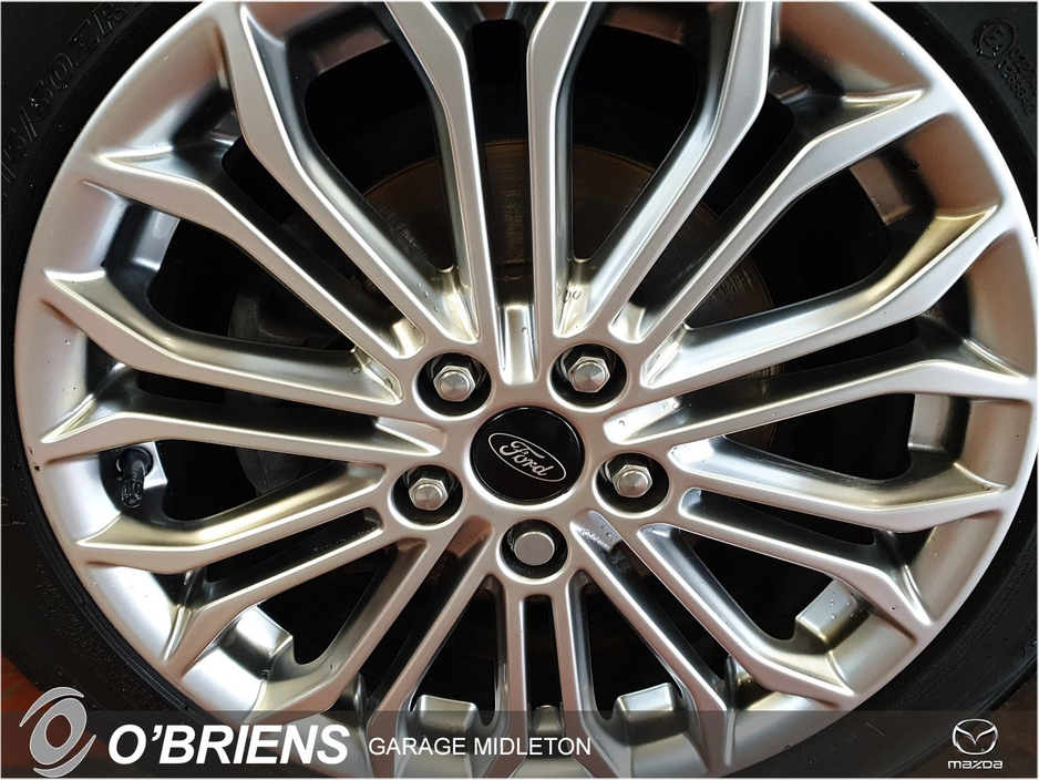 2020 Ford Focus - image 15