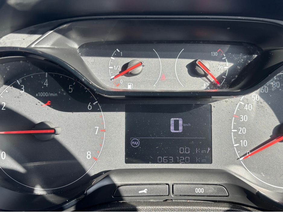 2023 Opel Crossland X - image 7