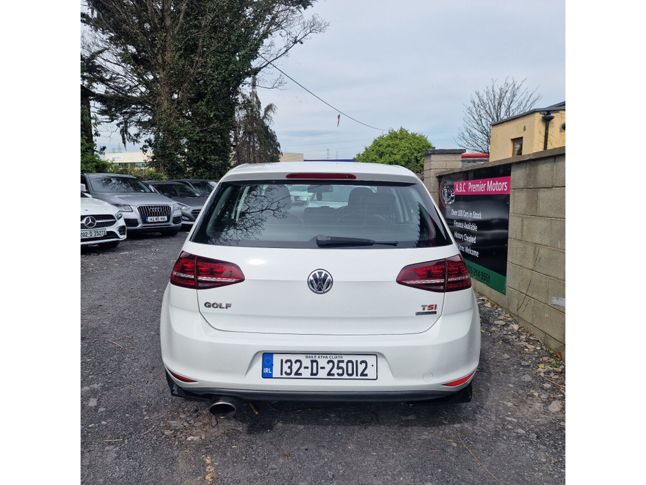 2013 Volkswagen Golf - image 8