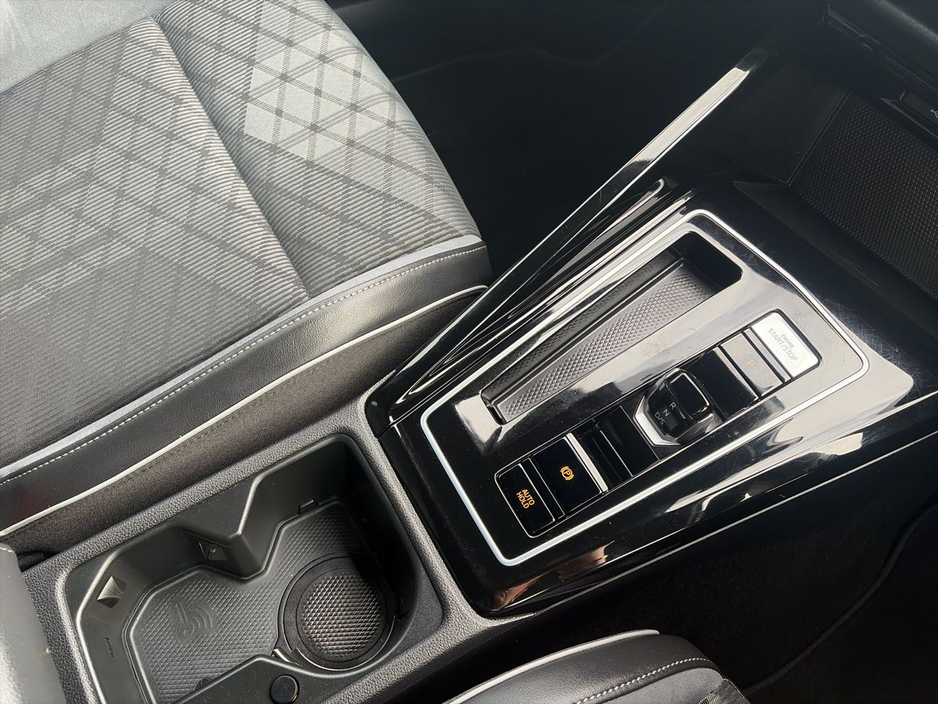 2024 Volkswagen Golf - image 10