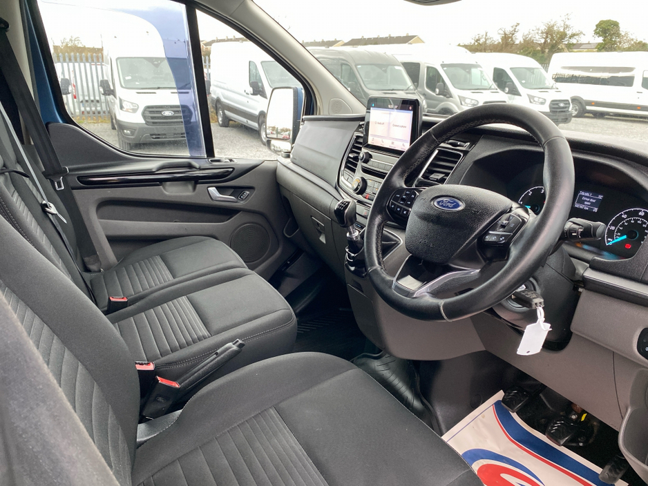 2020 Ford Transit Custom - image 8