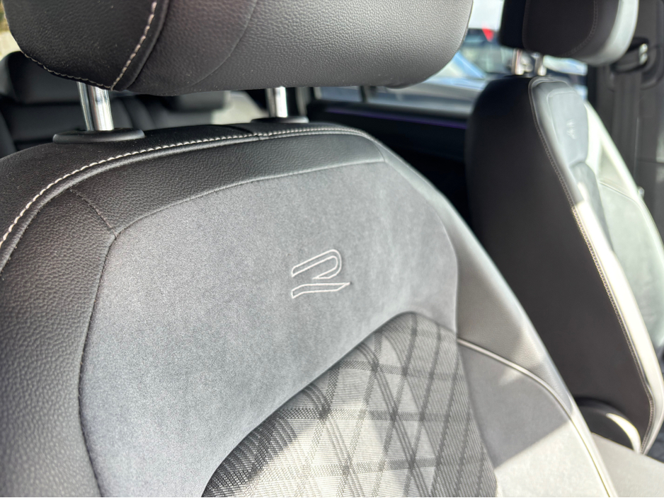 2022 Volkswagen Tiguan - image 14