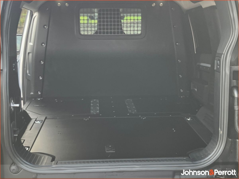 2024 Land Rover Defender DEFENDER 110 3.0 D HARD TOP SE (Remainder of 5 Manufacturer Warranty) €74,900