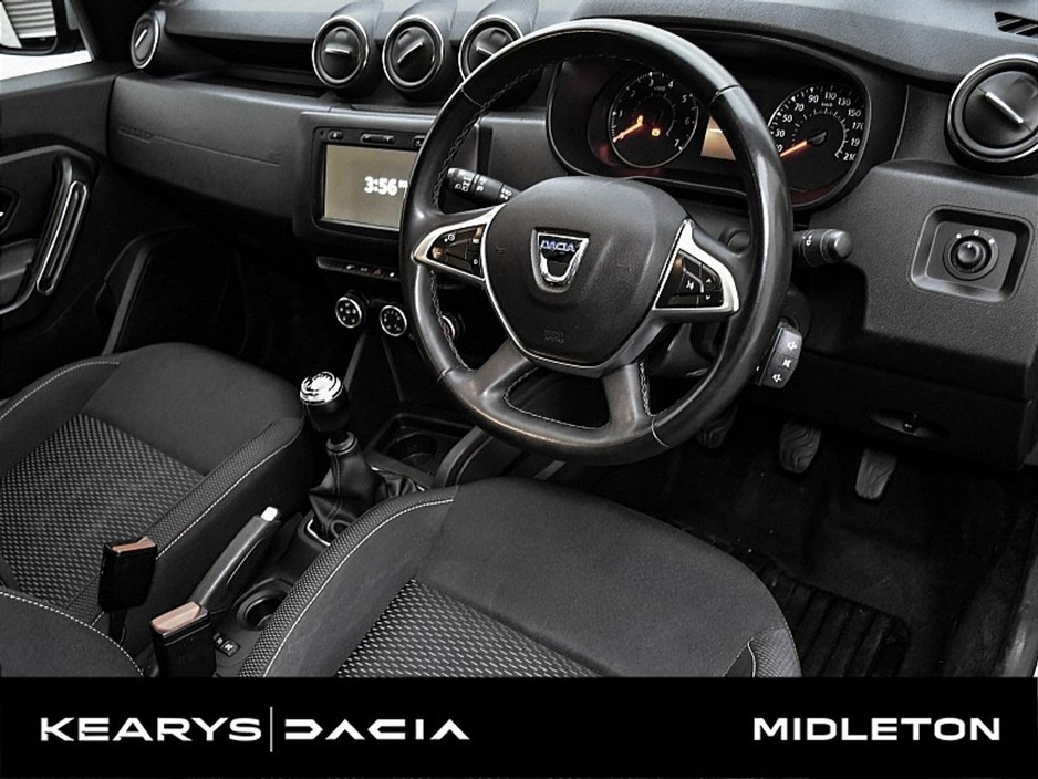 2020 Dacia Duster - image 6