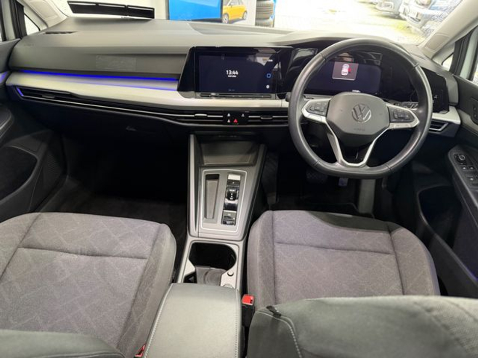 2023 Volkswagen Golf Life 1.0 TSI Mhev 110HP 5 €26,777