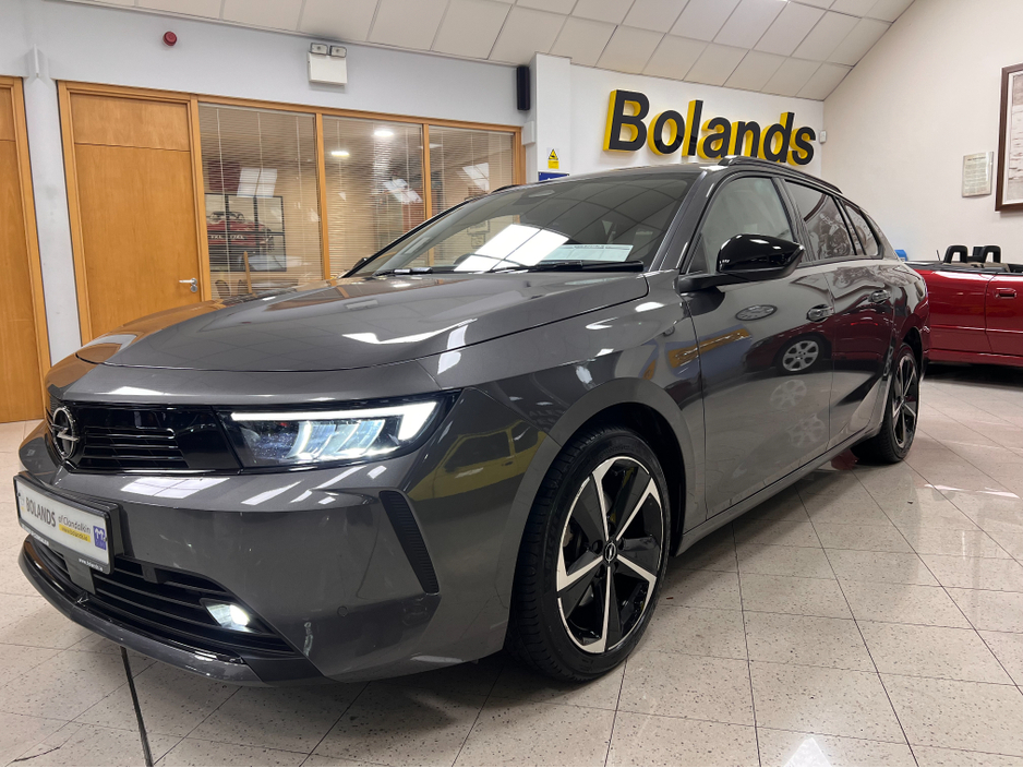 2024 Opel Astra As New (242) AUTOMATIC DIESEL Sports Tourer ELEGANCE As New Tint Kms Superb Value www.bolands.ie Est.1955 €30,750