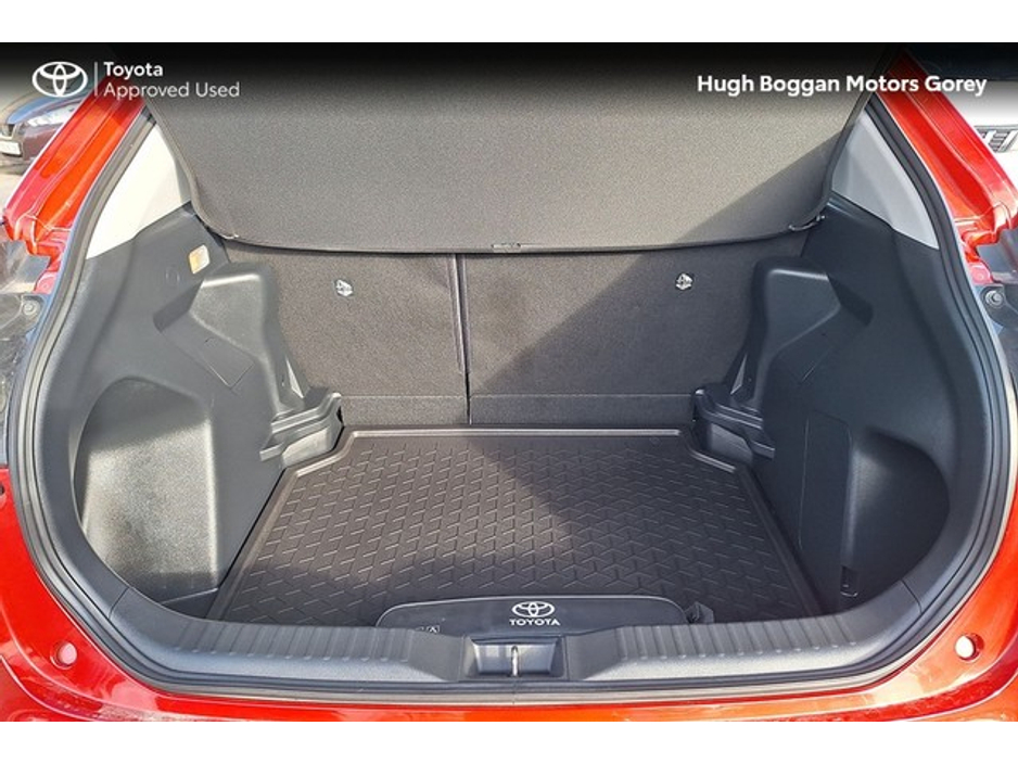 2023 Toyota Yaris Cross - image 10